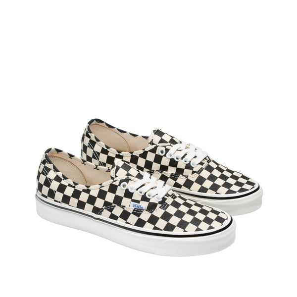 Tennis Auth unisex color blanco y negro