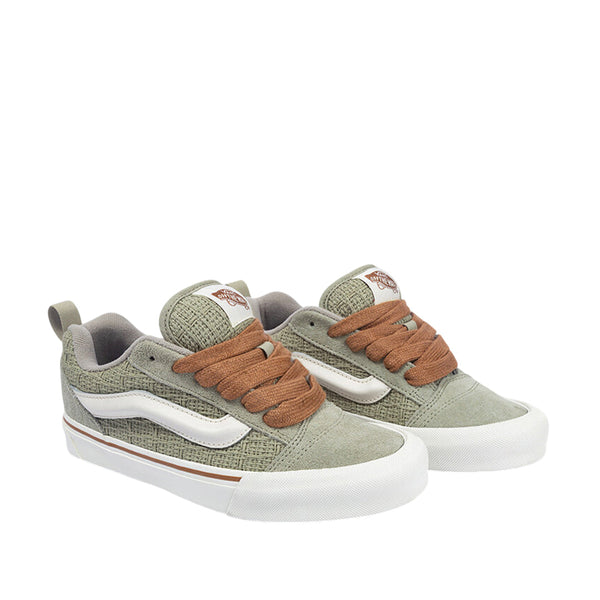 Tennis Knu Skool para mujer color gris